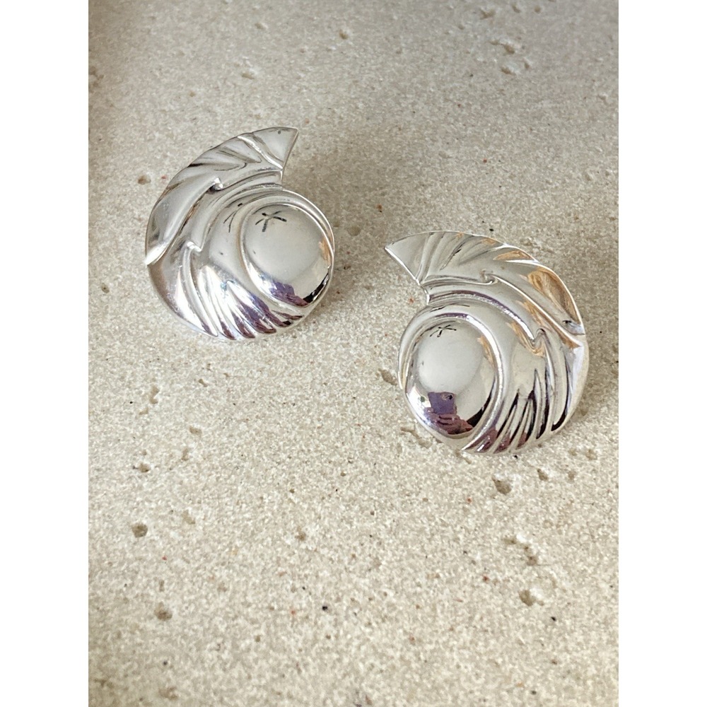 Sculptural Silver Tone Swirl Stud Earrings Abstract Leaf Pierced Modernist Bold